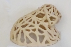 nele-stroebel_big-mycel_2018_ceramic_50x50-cm_floor-piece
